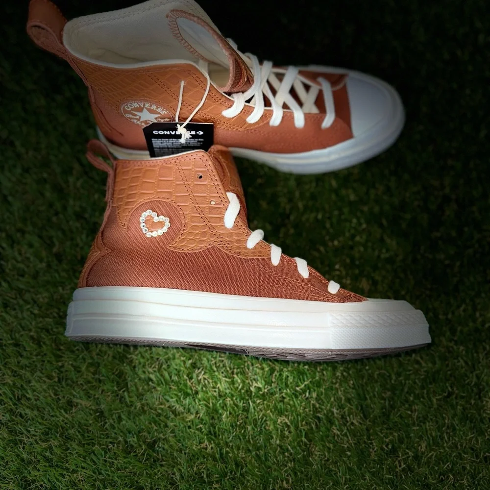 Custom Swarovski Converse Chuck 70 Western High Top in Tawny Owl/Vintage White - Picture 8 of 9